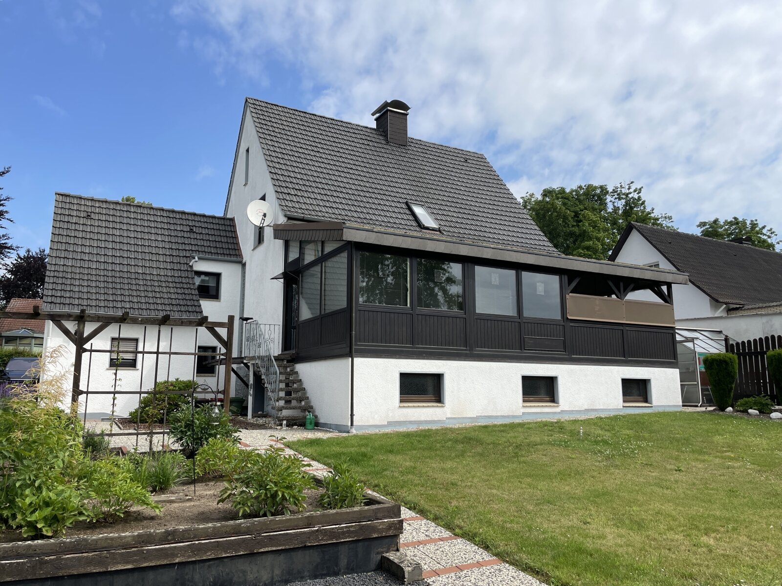 Solides Haus auf Traumgrundstück in begehrter Wohnlage