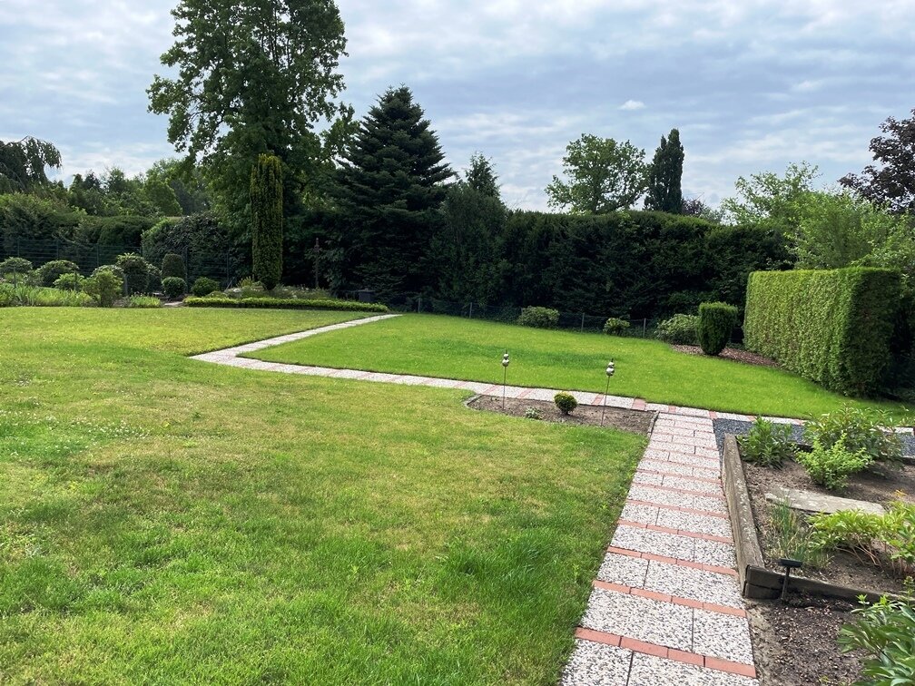 Solides Haus auf Traumgrundstück in begehrter Wohnlage