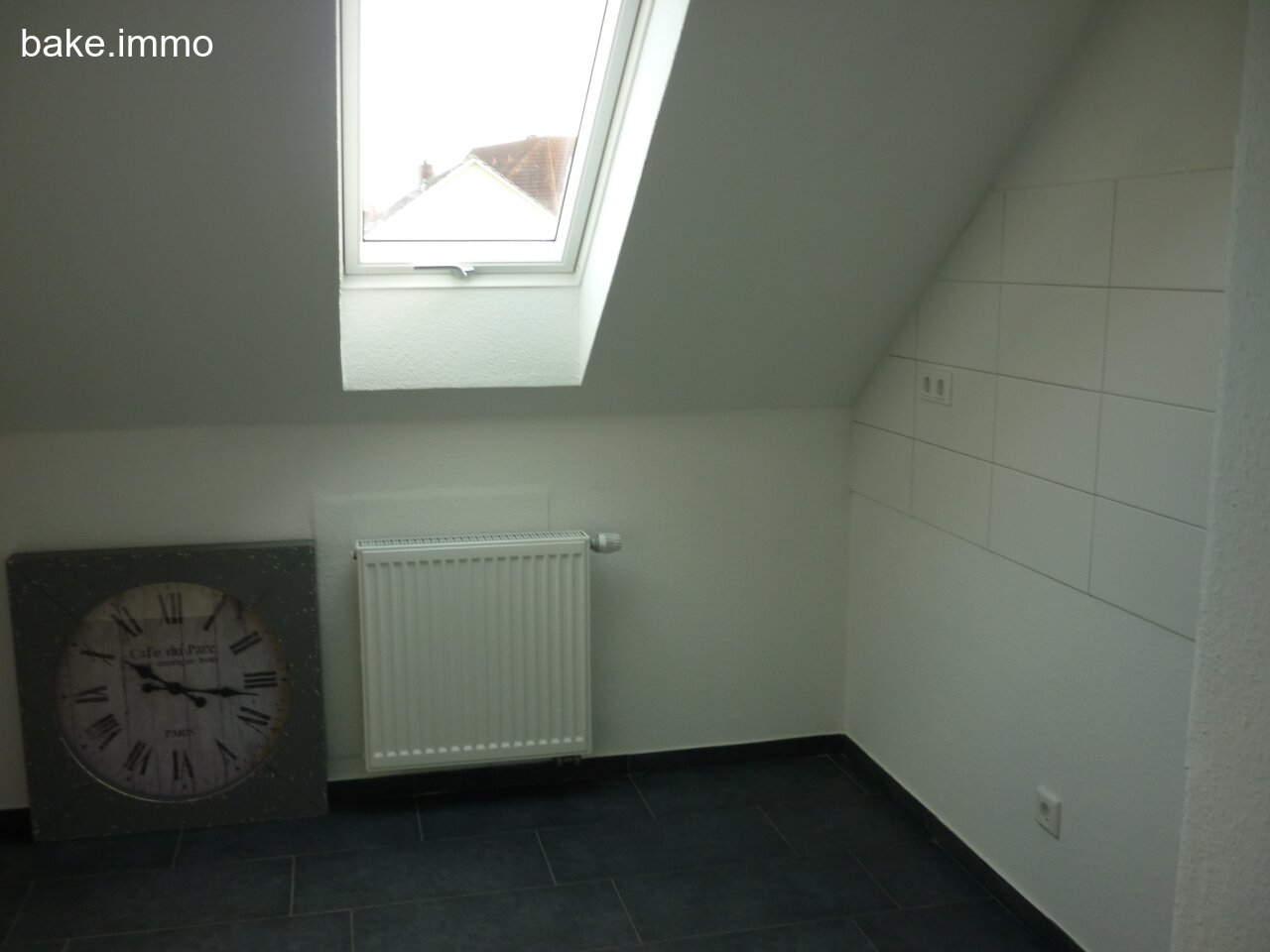 Schicke, gut geschnittene 2 Zimmer-Dachgeschoss-Wohnung mit Loggia inkl. Stellplatz