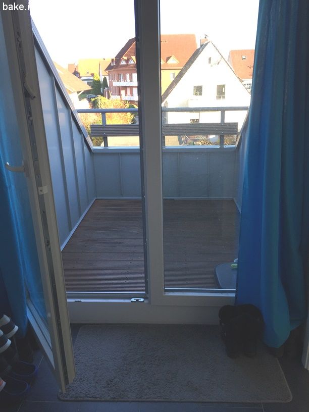 Bad Oeynhausen: Ruhige 2 Zimmer-DG-Wohnung mit Loggia und Stellplatz 